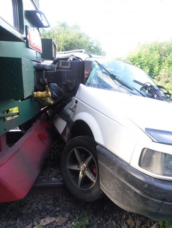 Новини Вінниці - фото з У Вінниці Volkswagen Passat потрапив під потяг У Вінниці Volkswagen Passat потрапив під потяг, фото №2 на сайті 20minut.ua