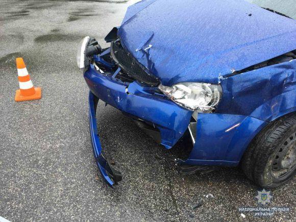 На Порика іноземець на Ford в'їхав у Chevrolet. Є потерпіла, фото №1 на сайті 20minut.ua