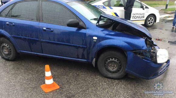 На Порика іноземець на Ford в'їхав у Chevrolet. Є потерпіла, фото №2 на сайті 20minut.ua