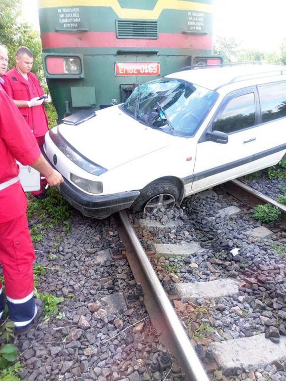 Новини Вінниці - фото з У Вінниці Volkswagen Passat потрапив під потяг У Вінниці Volkswagen Passat потрапив під потяг, фото №1 на сайті 20minut.ua