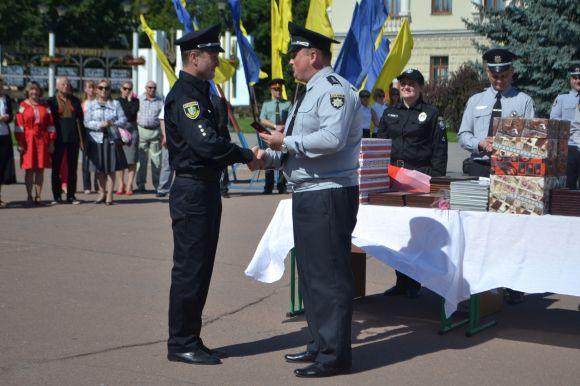 Річницю створення Нацполіції у Хмельницькому відсвяткували з новими автівками, фото №14 на сайті vsim.ua