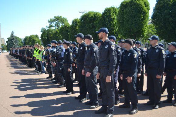 Річницю створення Нацполіції у Хмельницькому відсвяткували з новими автівками, фото №10 на сайті vsim.ua
