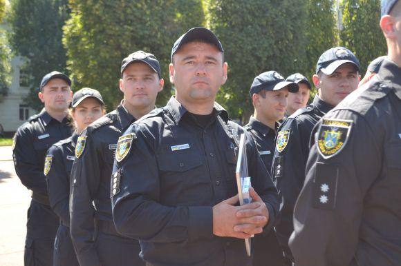 Річницю створення Нацполіції у Хмельницькому відсвяткували з новими автівками, фото №17 на сайті vsim.ua