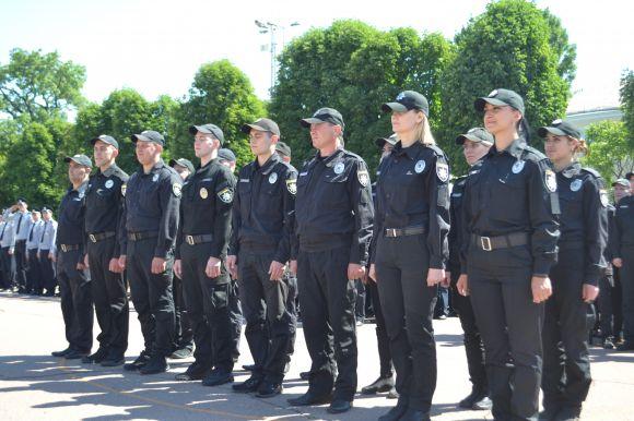 Річницю створення Нацполіції у Хмельницькому відсвяткували з новими автівками, фото №16 на сайті vsim.ua