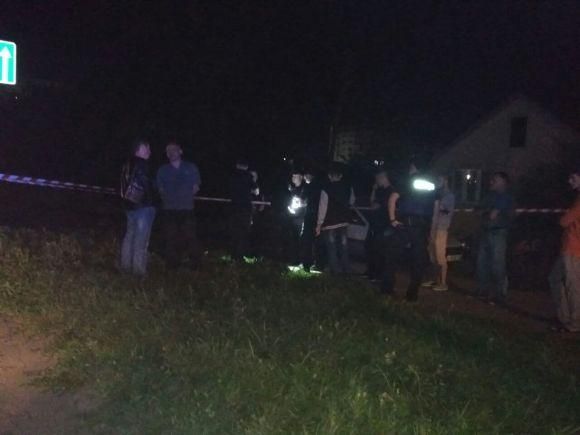 Нічні пригоди у Хмельницькому: «заліплений» водій, спроба самосуду і наркотики, фото №2 на сайті vsim.ua
