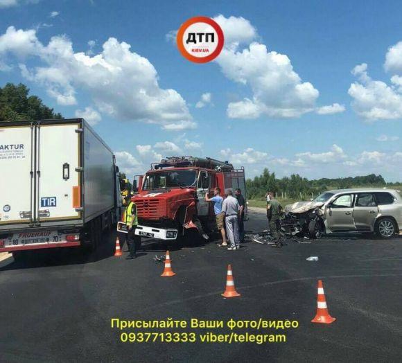 Новини Вінниці - фото з ДТП у Калинівці: Lexus зіткнувся з машиною ДСНС ДТП у Калинівці: Lexus зіткнувся з машиною ДСНС, фото №1 на сайті 20minut.ua