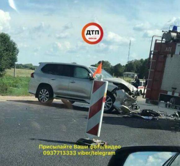 Новини Вінниці - фото з ДТП у Калинівці: Lexus зіткнувся з машиною ДСНС ДТП у Калинівці: Lexus зіткнувся з машиною ДСНС, фото №3 на сайті 20minut.ua