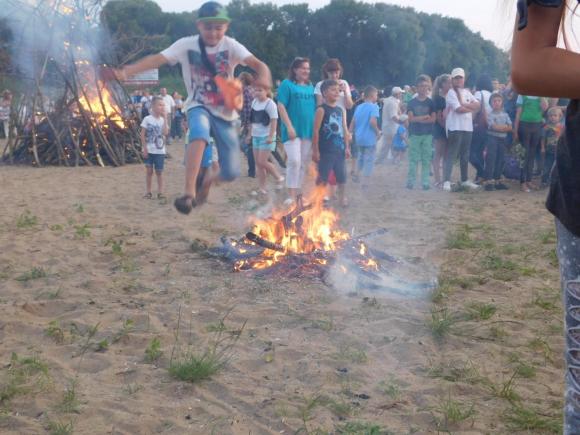 Новини Хмельницького - фото з Стрибали через вогнище і плели віночки: як хмельничани святкували Івана Купала C:\Users\Користувач\Desktop\Івана Купала\DSCN9612.JPG