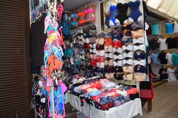 Новини Тернополя - фото з У Тернополі придбати труси у релігійне свято все-таки можна У Тернополі придбати труси у релігійне свято все-таки можна, фото №1 на сайті 20minut.ua