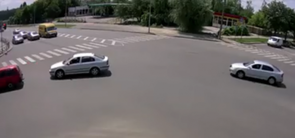 Вінниця 7-9 липня: ДТП на Юності та Соборній, а також крадіжка крісла-мішка, фото №1 на сайті 20minut.ua