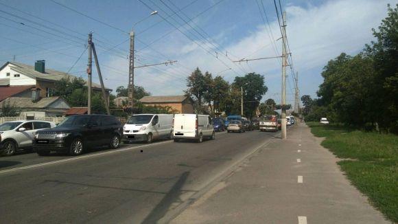 Через ДТП перед Центральним мостом зупинились трамваї та виникла «тянучка», фото №2 на сайті 20minut.ua