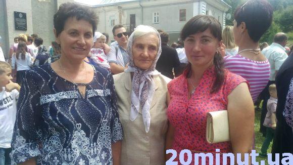 Новини Тернополя - фото з Проща у Краснопущі зібрала сотні вірян