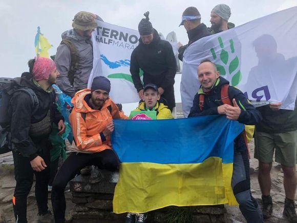 На інвалідному візку - на Говерлу: тернополяни допомогли Сергію Ткачуку здійснити мрію, фото №2 на сайті 20minut.ua
