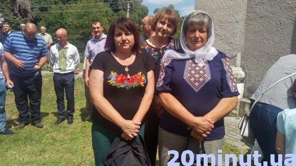 Новини Тернополя - фото з Проща у Краснопущі зібрала сотні вірян