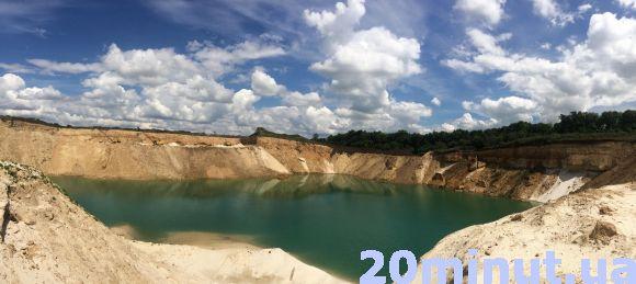 Новини Тернополя - фото з Фото дня:  У кар’єрі біля Збаража – став із аквамариновим кольором води Фото дня:  У кар’єрі біля Збаража – став із аквамариновим кольором води, фото №2 на сайті 20minut.ua