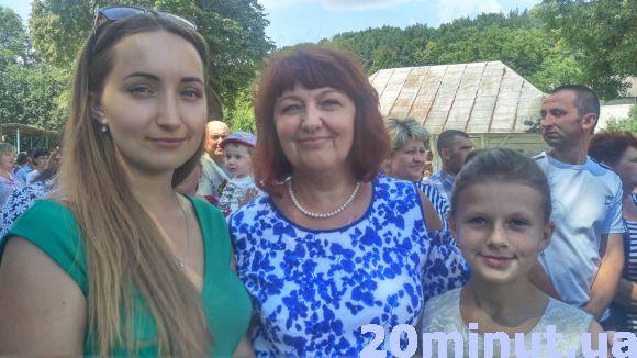 Новини Тернополя - фото з Проща у Краснопущі зібрала сотні вірян