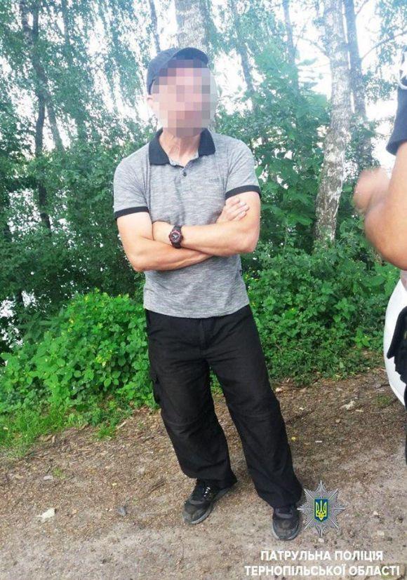 Новини Тернополя - фото з На Чумацькій чоловік стріляв із пістолета. Викликали поліцію На Чумацькій чоловік стріляв із пістолета. Викликали поліцію, фото №1 на сайті 20minut.ua