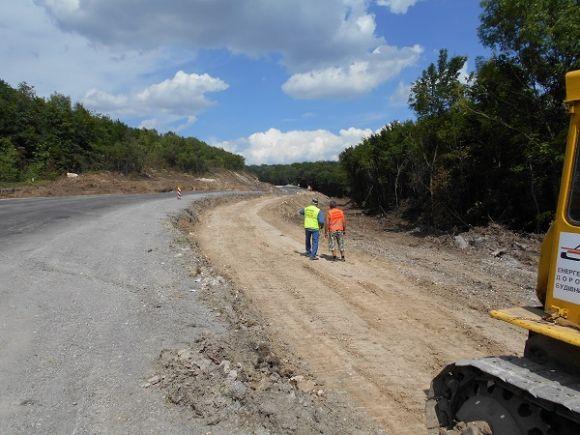 Новини Кам'янця-Подільського - фото з На «Тещиному язиці» влаштовують додаткову смугу на підйом (ФОТО) На «Тещиному язиці» влаштовують додаткову смугу на підйом (ФОТО), фото №1 на сайті 20minut.ua