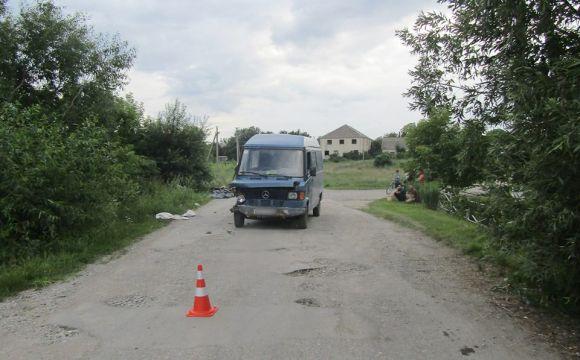 Новини Хмельницького - фото з На Дунаєвеччині бус в'їхав у мотоцикл. Двоє людей у лікарні На Дунаєвеччині бус в'їхав у мотоцикл. Двоє людей у лікарні, фото №2 на сайті vsim.ua