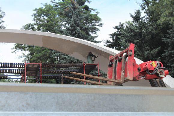 Новини Вінниці - фото з Під Аркою звели риштування. Вхід у Центральний парк закритий на ремонт Під Аркою звели риштування. Вхід у Центральний парк закритий на ремонт, фото №2 на сайті 20minut.ua