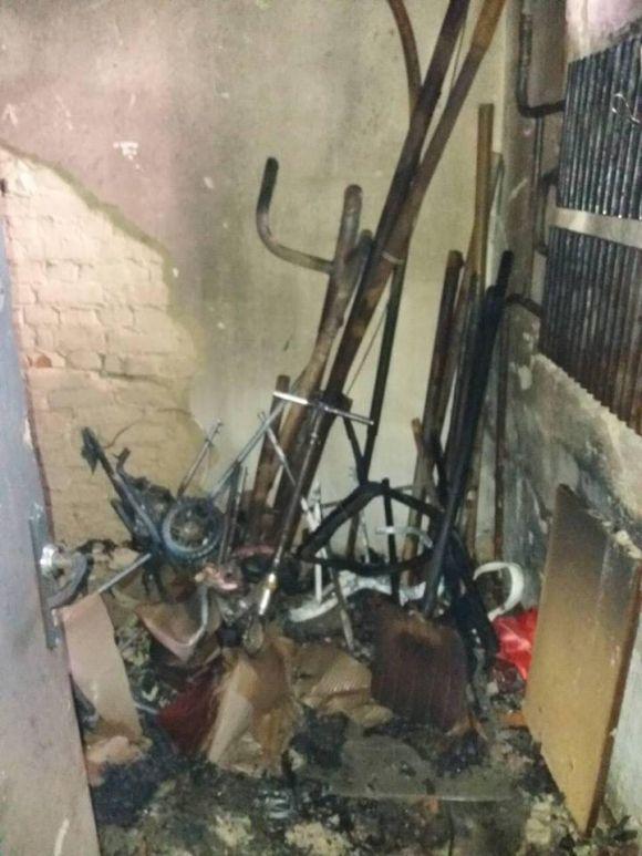 Новини Вінниці - фото з На Брацлавській недопалок призвів до пожежі у багатоповерхівці На Брацлавській недопалок призвів до пожежі у багатоповерхівці, фото №1 на сайті 20minut.ua