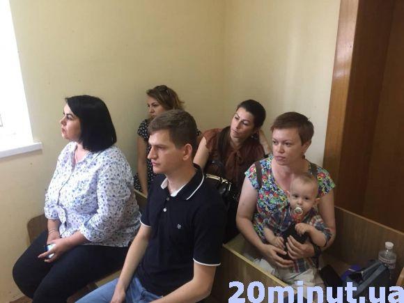 Новини Тернополя - фото з Суд у справі Рената, якого не пустили у дитсадок, перенесли. Не прийшов представник управління освіти Суд у справі Рената, якого не пустили у дитсадок, перенесли. Не прийшов представник управління освіти, фото №1 на сайті 20minut.ua