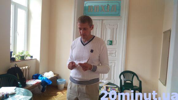 Новини Тернополя - фото з Щоб заспокоїти розум та відволіктися, програміст зайнявся медитативним малюванням Щоб заспокоїти розум та відволіктися, програміст зайнявся медитативним малюванням, фото №1 на сайті 20minut.ua