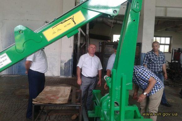 Новини Вінниці - фото з На Вінниччині завод розвиває виробництво сміттєвозів та кранів-маніпуляторів На Вінниччині завод розвиває виробництво сміттєвозів та кранів-маніпуляторів, фото №1 на сайті 20minut.ua