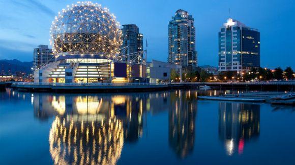 Новини Вінниці - фото з Богдана Плотиця: «Ванкувер – місто-солянка, бо складається з різних культур світу. Там чужим себе не відчуваєш» Нічний Ванкувер