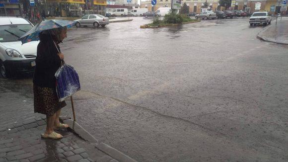 Новини Тернополя - фото з Фото дня: сильна злива затоплює дороги у Тернополі Фото дня: сильна злива затоплює дороги у Тернополі, фото №3 на сайті 20minut.ua