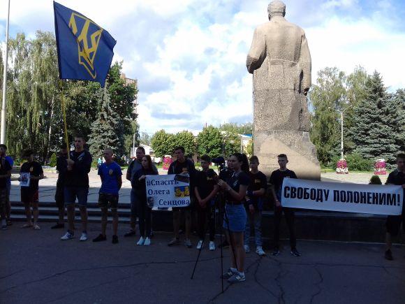 Житомиряни приєдналися до всеукраїнської акції «Свободу полоненим», фото №2 на сайті 20minut.ua