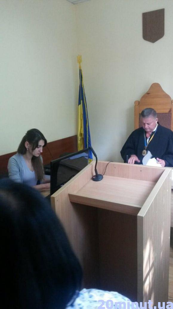 Новини Тернополя - фото з Суд у справі Рената, якого не пустили у дитсадок, перенесли. Не прийшов представник управління освіти Суд у справі Рената, якого не пустили у дитсадок, перенесли. Не прийшов представник управління освіти, фото №2 на сайті 20minut.ua