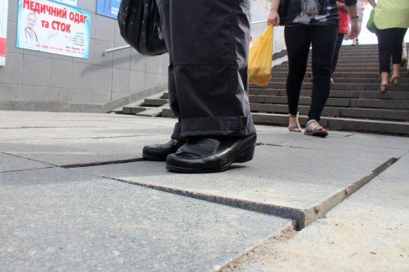 Новини Вінниці - фото з Перехід на Урожаї став «смердючою ямою». Що заважає ремонту? Перехід на Урожаї став «смердючою ямою». Що заважає ремонту?, фото №2 на сайті 20minut.ua