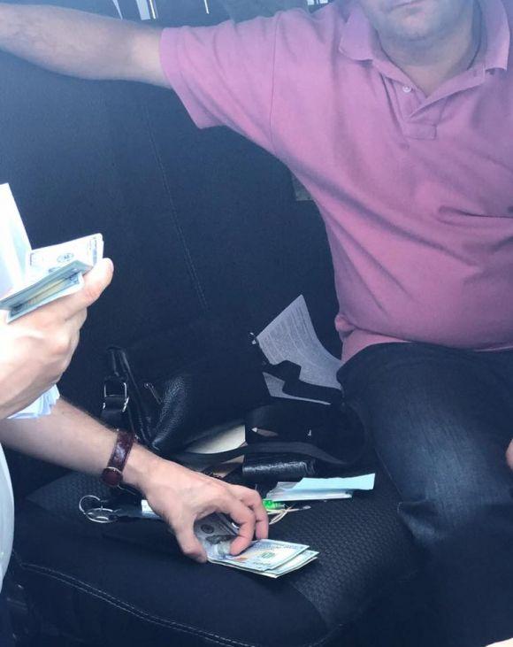 Один із вінницьких фіскалів попався на хабарі у півмільйона гривень, фото №2 на сайті 20minut.ua