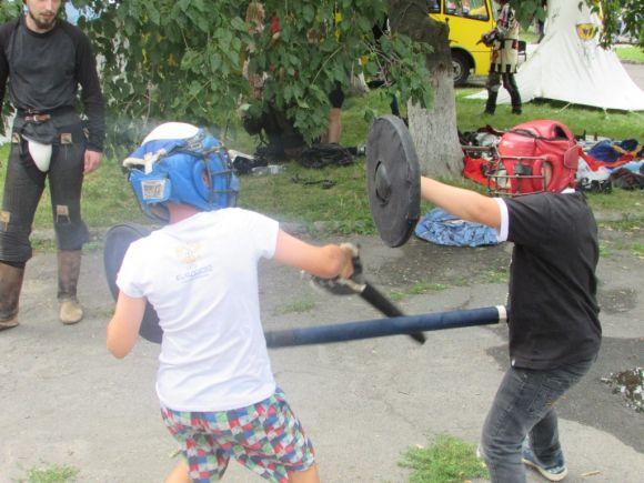Центральна площа у неділю зібрала мешканців на забаву, фото №4 на сайті 20minut.ua