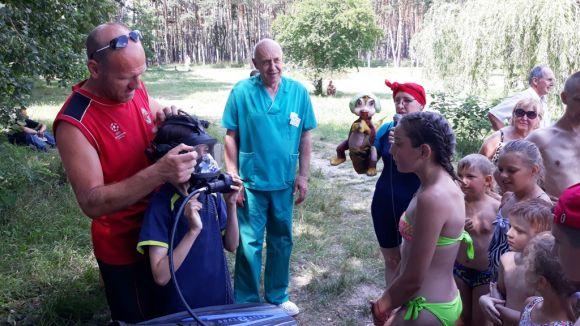 Новини Житомира - фото з У житомирському гідропарку рятувальники провели акцію «На воді - без біди!» У житомирському гідропарку рятувальники провели акцію «На воді - без біди!», фото №2 на сайті 20minut.ua
