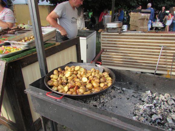 Центральна площа у неділю зібрала мешканців на забаву, фото №12 на сайті 20minut.ua