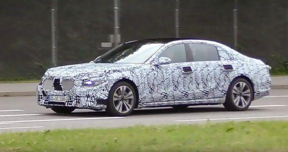 Новини Вінниці - фото з Розмитнення "євроблях" та шпигунське відео нового MB S-class. Огляд автоновин Розмитнення "євроблях" та шпигунське відео нового MB S-class. Огляд автоновин, фото №4 на сайті 20minut.ua