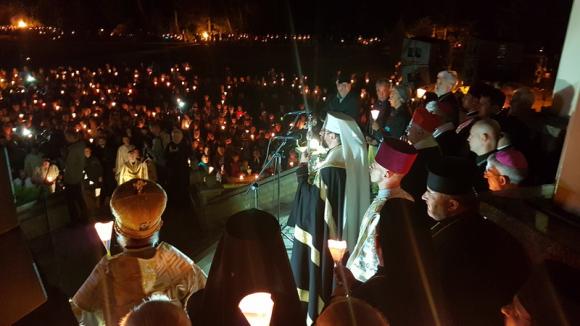 Новини Тернополя - фото з Нічна хода вірян до Зарваниці з висоти пташиного польоту. Вражаюче відео fd 5