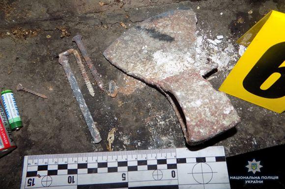 У Петриках вбили тернополянина: господар схопив сокиру і кілька разів вдарив нею гостя, фото №1 на сайті 20minut.ua