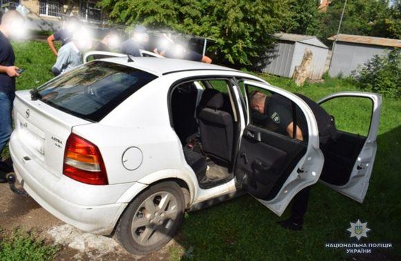 Новини Вінниці - фото з З іконою та шприцами на крадіжку: у Вінниці зловили гастролерів з Одеси З іконою та шприцами на крадіжку: у Вінниці зловили гастролерів з Одеси, фото №1 на сайті 20minut.ua