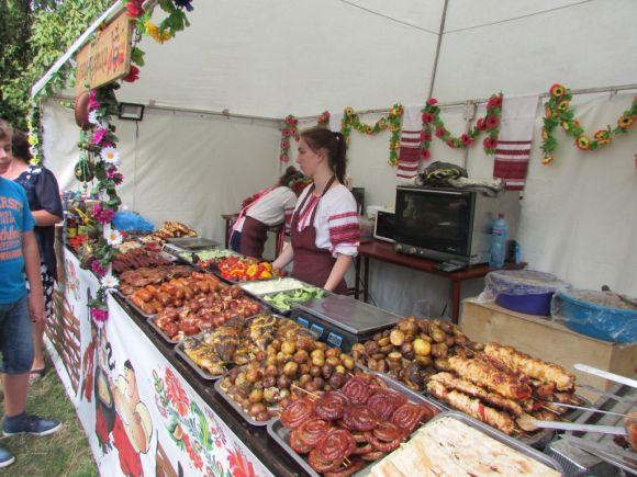 Центральна площа у неділю зібрала мешканців на забаву, фото №16 на сайті 20minut.ua