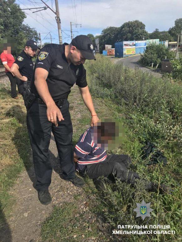 Новини Хмельницького - фото з Затримали чоловіка, який посеред вулиці напав на хмельничанку Затримали чоловіка, який посеред вулиці напав на хмельничанку, фото №1 на сайті vsim.ua