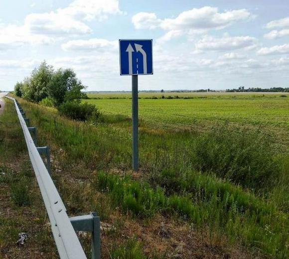 На шляхах державного значення Житомирщини встановлюють дорожні знаки з маркуванням, фото №2 на сайті 20minut.ua