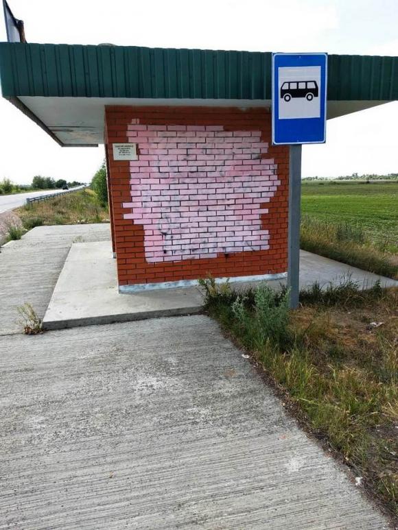 На шляхах державного значення Житомирщини встановлюють дорожні знаки з маркуванням, фото №1 на сайті 20minut.ua