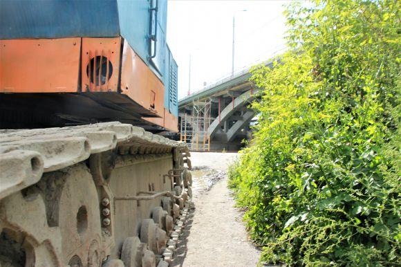 «Нас матюкають, але швидше не стане». Розмова з робітниками на Київському мосту, фото №7 на сайті 20minut.ua