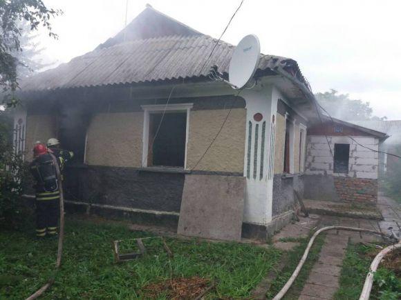 Новини Хмельницького - фото з У Старій Синяві згорів будинок У Старій Синяві згорів будинок, фото №1 на сайті vsim.ua