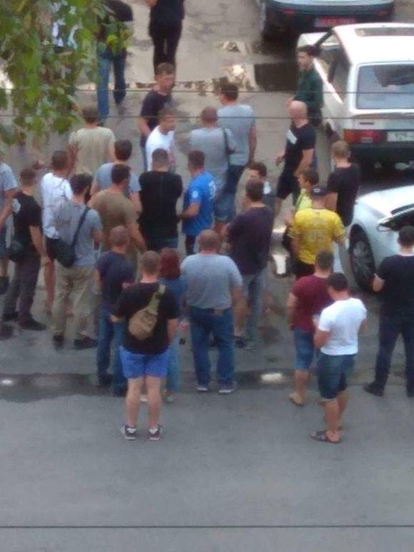 Новини Вінниці - фото з На Янгеля масова бійка. Є відео з місця подій (ОНОВЛЕНО) На Янгеля масова бійка. Є відео з місця подій (ОНОВЛЕНО), фото №2 на сайті 20minut.ua