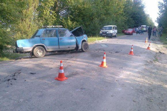 Новини Хмельницького - фото з Біля Нової Ушиці зіткнулись "ВАЗ" та "Peugeot": одна людина загинула, ще двоє у лікарні Біля Нової Ушиці зіткнулись "ВАЗ" та "Peugeot": одна людина загинула, ще двоє у лікарні, фото №2 на сайті vsim.ua