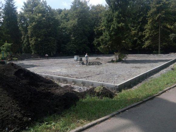 Будівництво парковки у парку Чекмана: до справи причетний забудовник Скочеляс, фото №1 на сайті vsim.ua